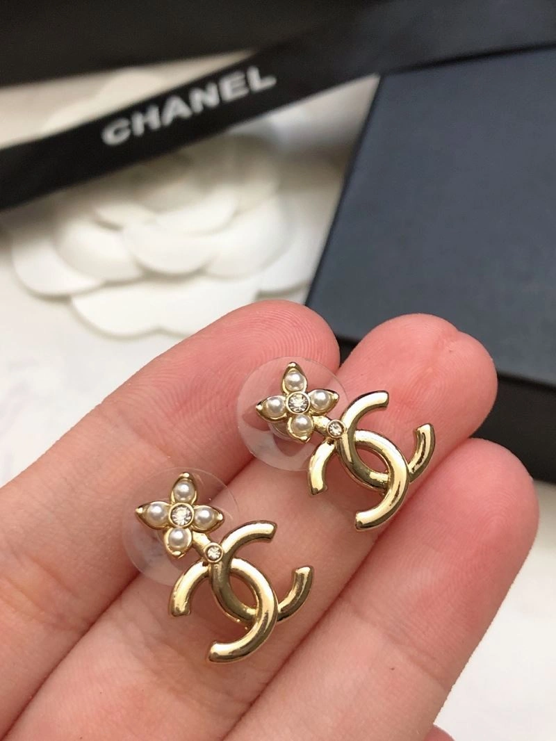 Chanel Earrings EyeCatching 231241