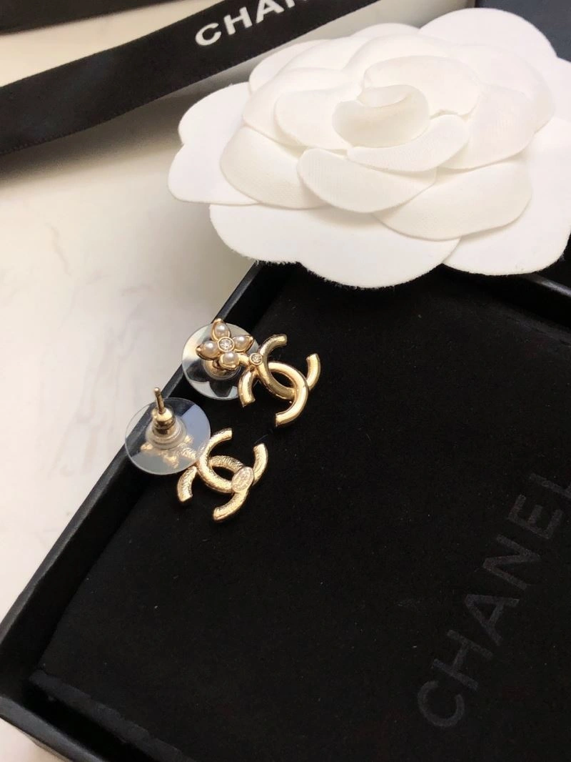 Chanel Earrings EyeCatching 231241