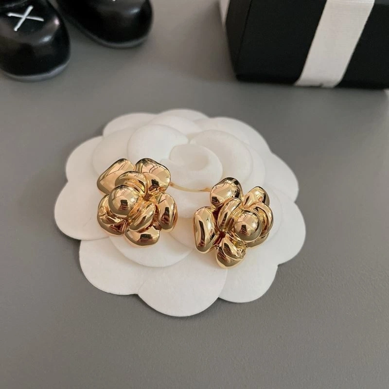 Chanel Earrings Flexible 231225
