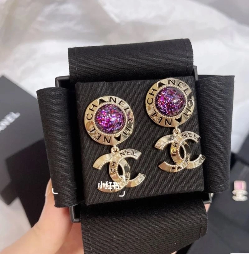 EyeCatching Chanel Earrings 231234
