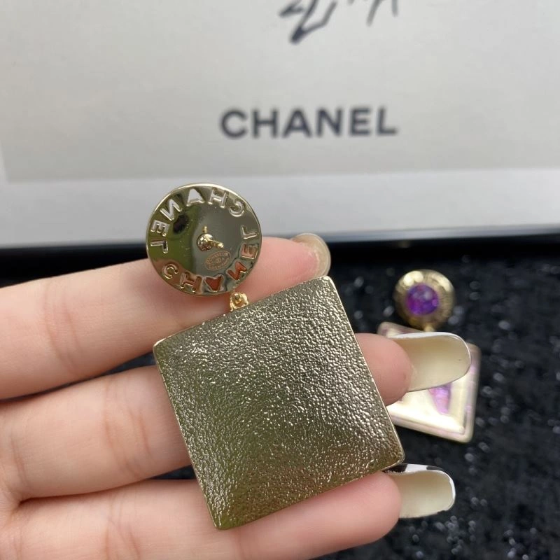 Popular Chanel Earrings 231204