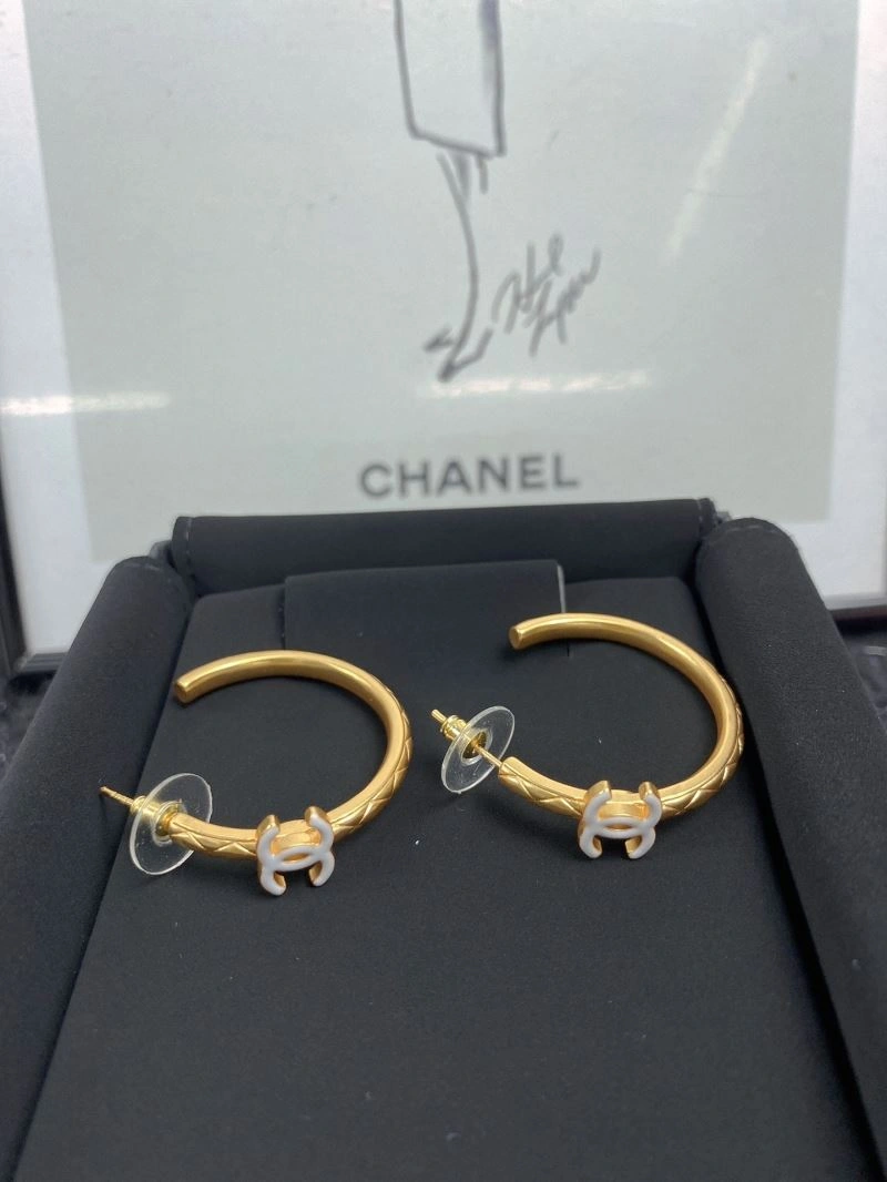 Chanel Earrings Stretchable 231203