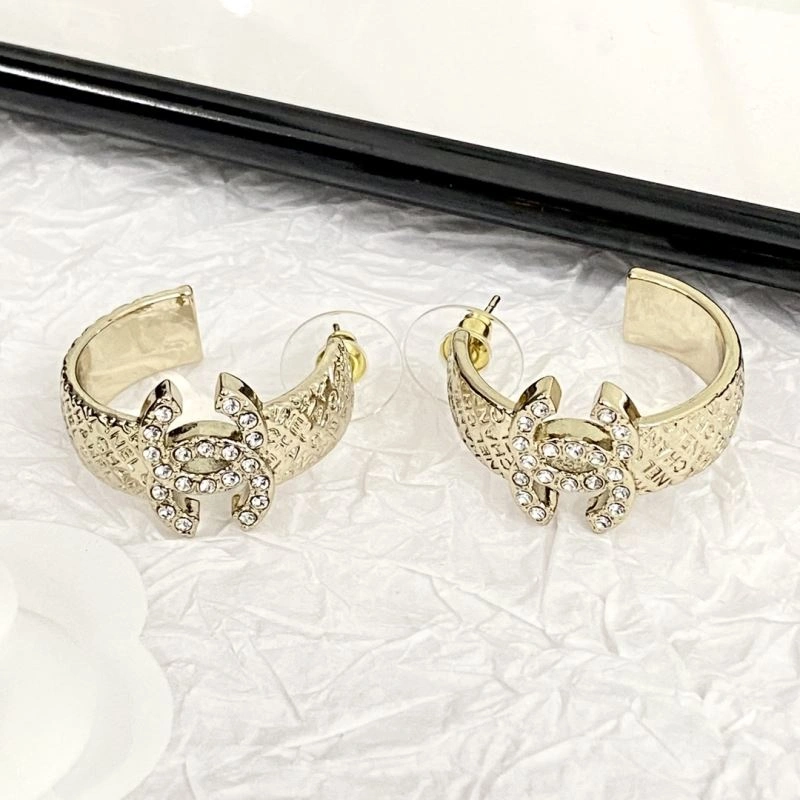 Chanel Earrings Compact 231261