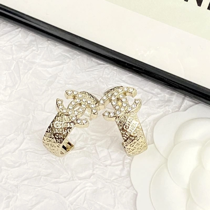 Chanel Earrings Compact 231261