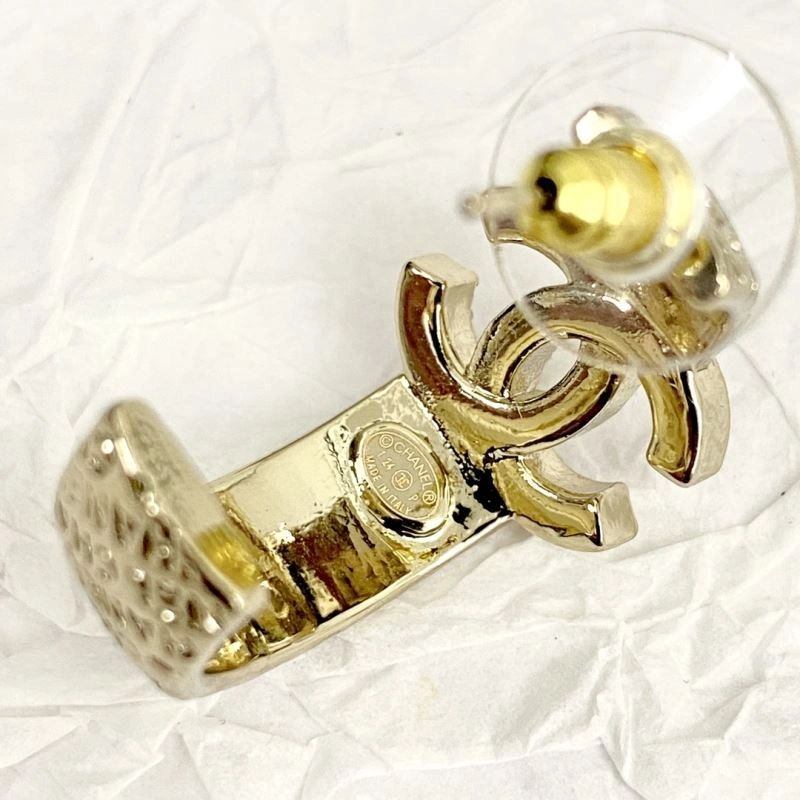 Chanel Earrings Compact 231261