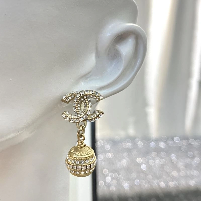 Elegant Chanel Earrings 231298