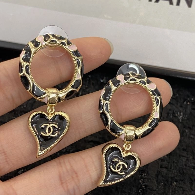 Chanel Earrings Practical 231254