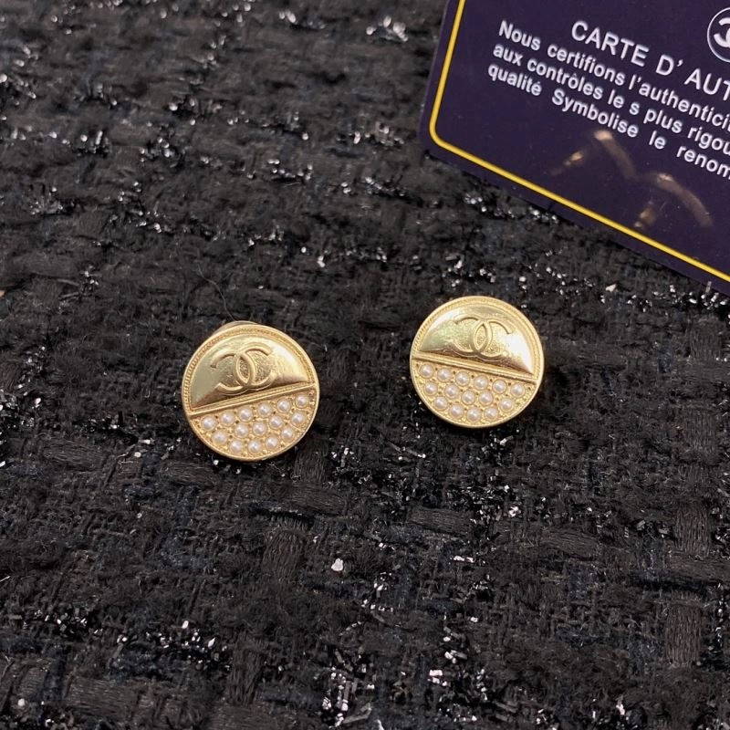 Chanel Earrings Versatile 231214
