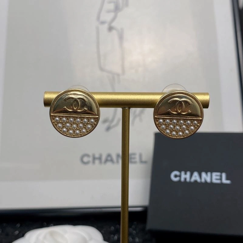 Chanel Earrings Versatile 231214