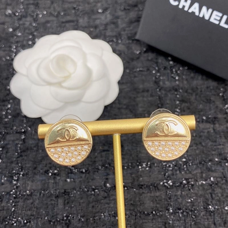 Chanel Earrings Versatile 231214