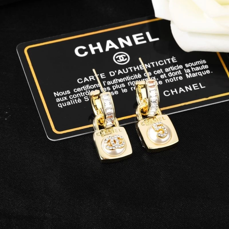 Chanel Earrings Supportive 231228