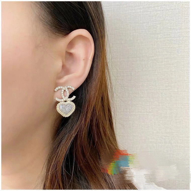 Sporty Chanel Earrings 231186