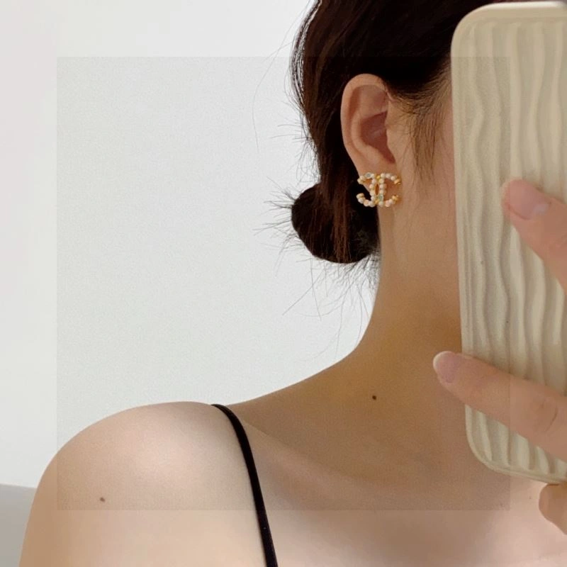 Chanel Earrings MoistureWicking 231174