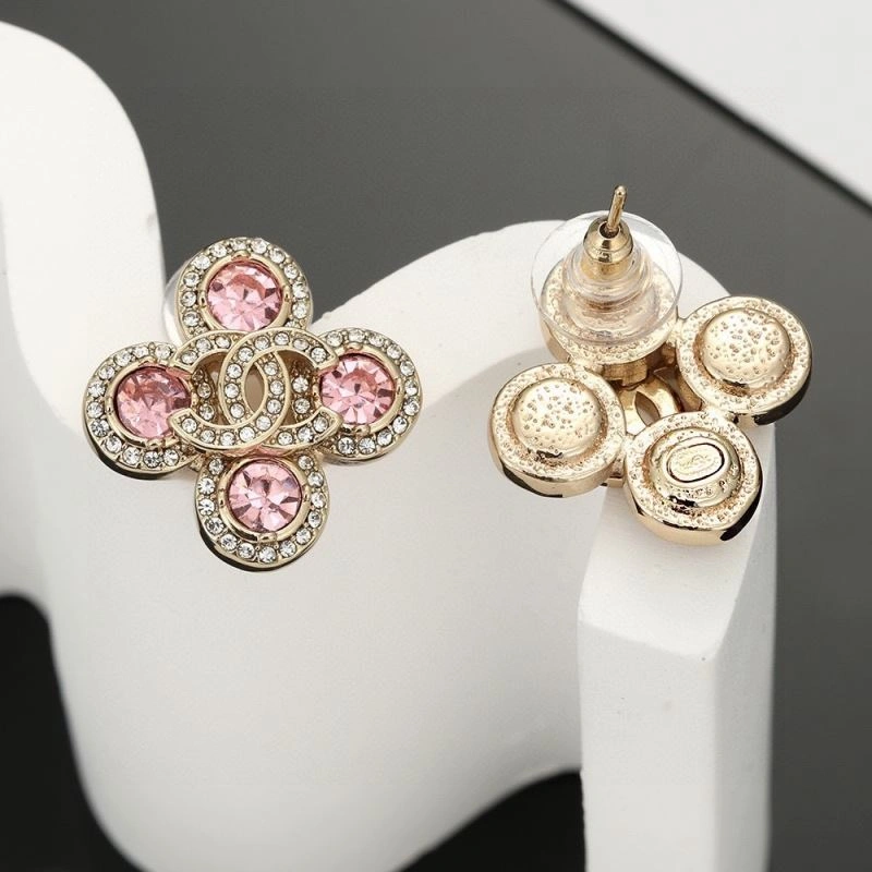Lightweight Chanel Earrings 231177