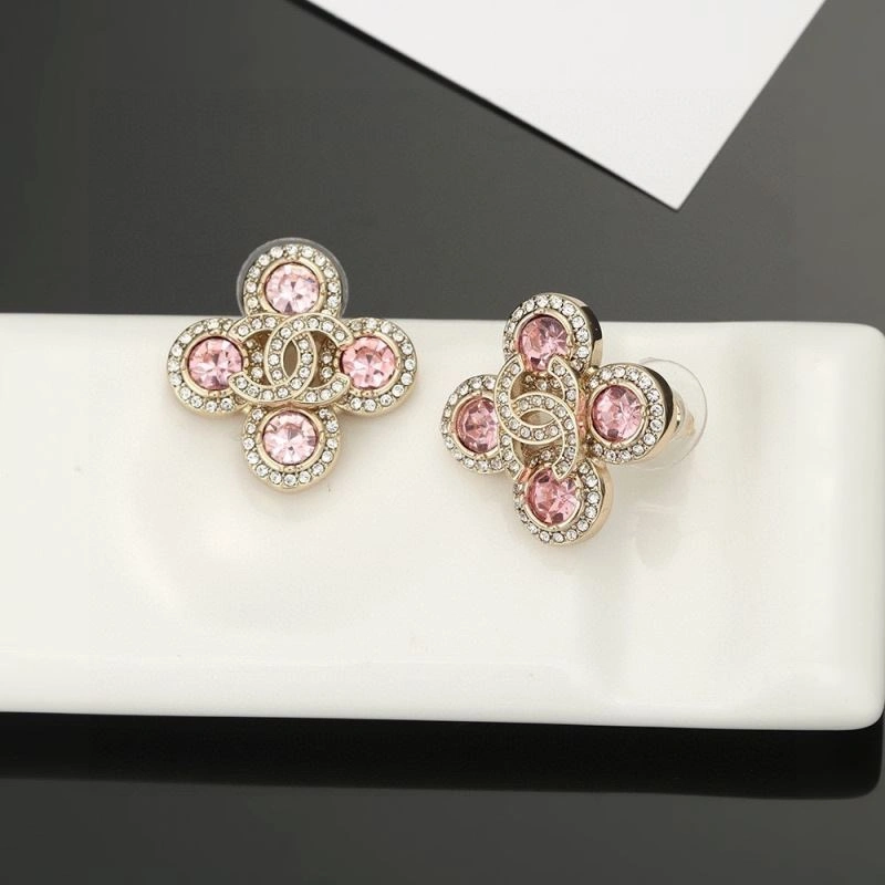 Lightweight Chanel Earrings 231177