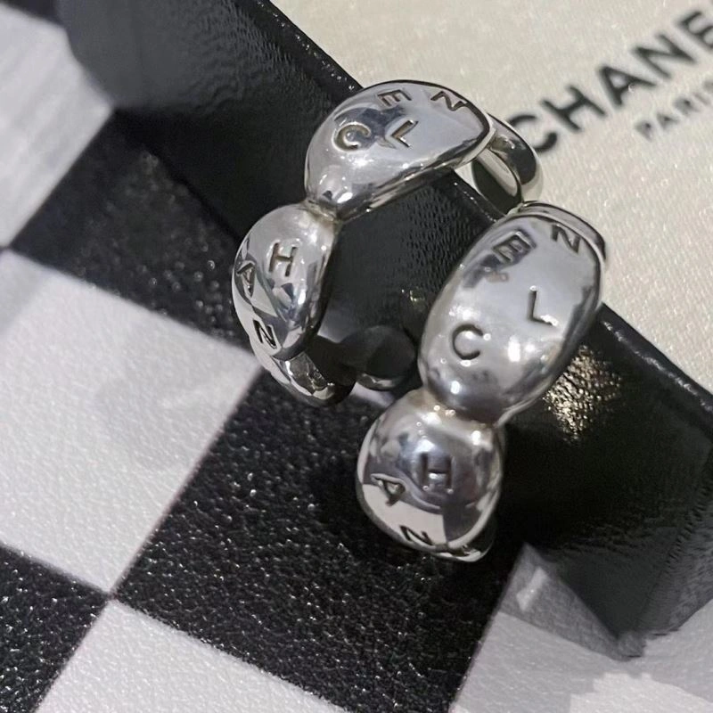 Fashionable Chanel Earrings 231173
