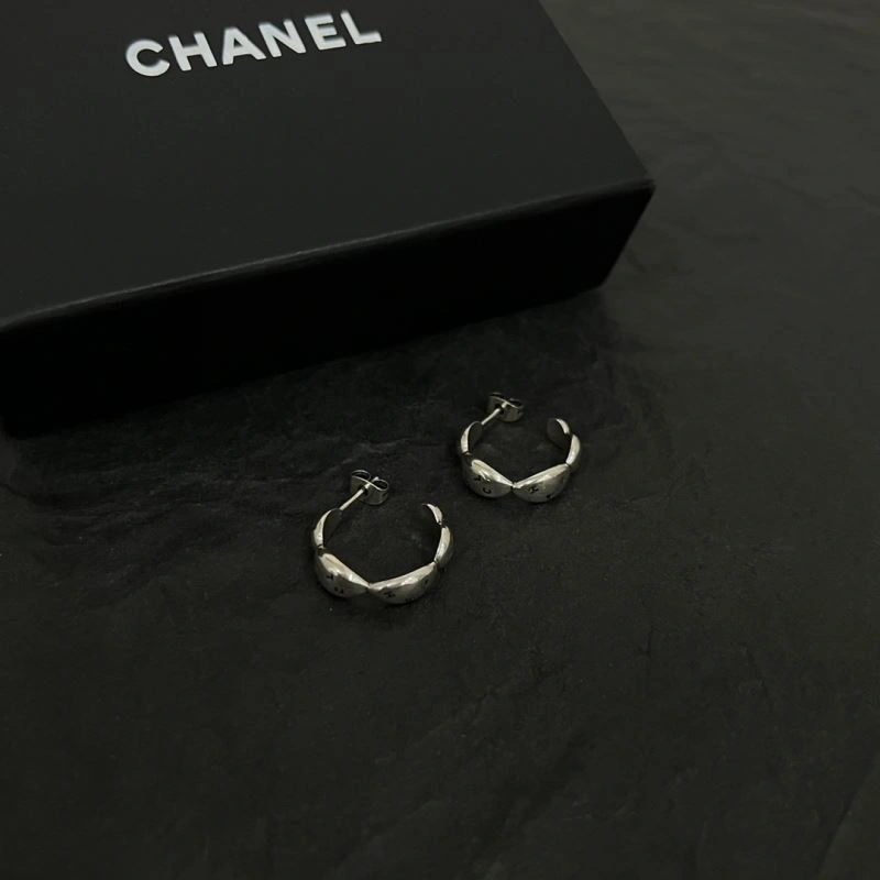 Fashionable Chanel Earrings 231173