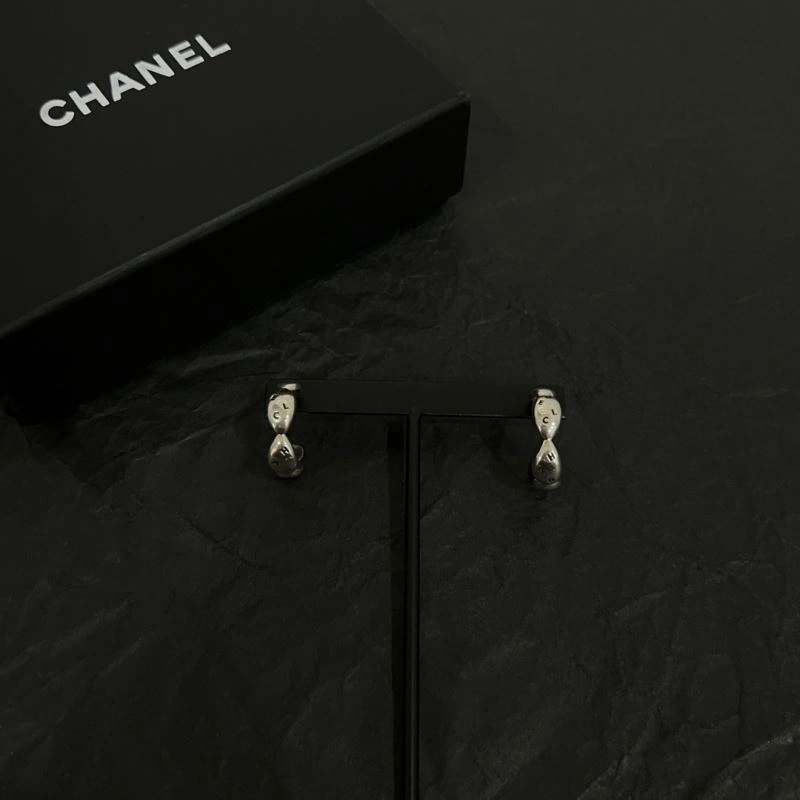 Fashionable Chanel Earrings 231173