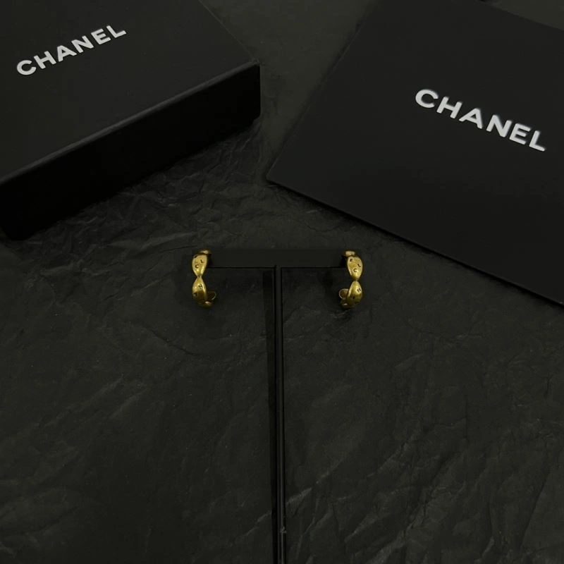 Sustainable Chanel Earrings 231255