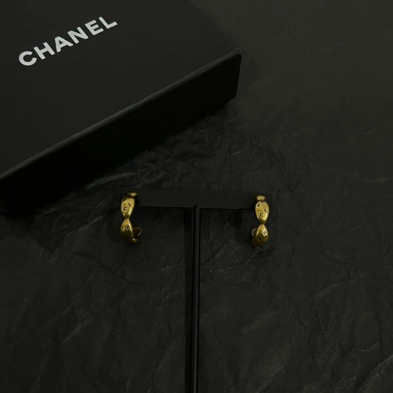 Sustainable Chanel Earrings 231255