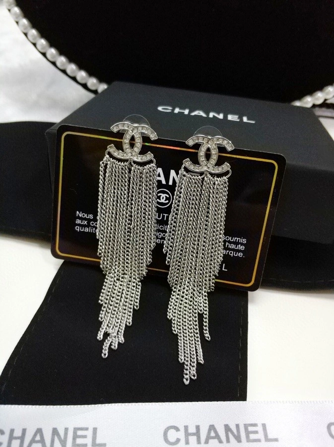 Chanel Earrings Affordable 231169