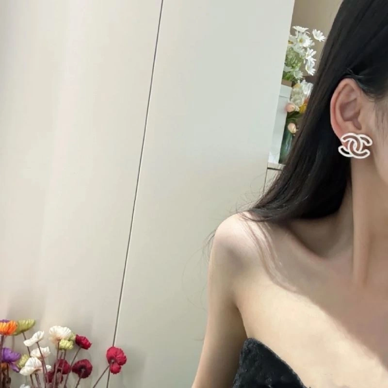 Chanel Earrings MoistureWicking 231181