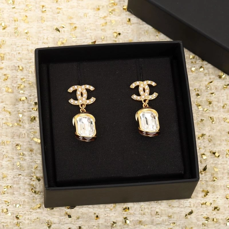 Chanel Earrings EyeCatching 231139