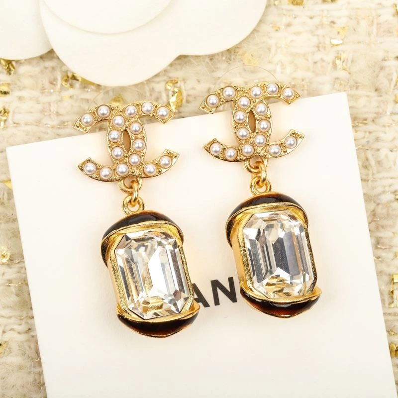 Chanel Earrings EyeCatching 231139