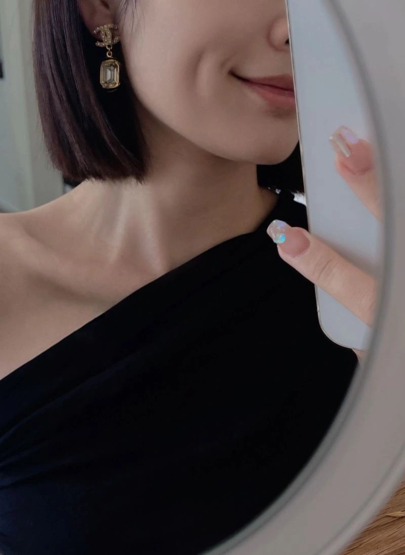 Chanel Earrings EyeCatching 231139