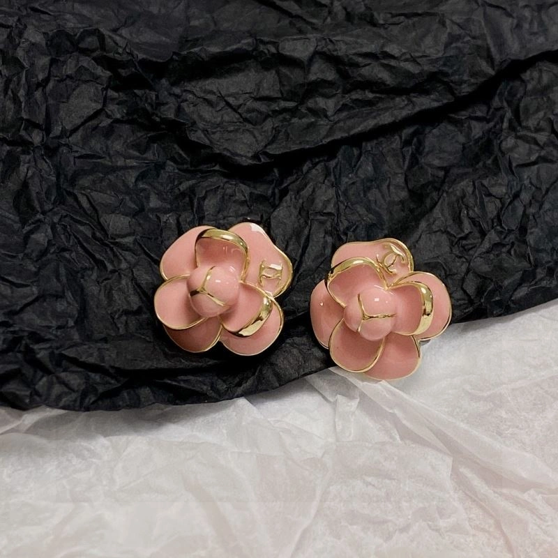 Chic Chanel Earrings 231136
