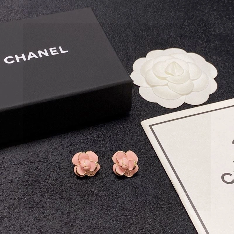Chic Chanel Earrings 231136