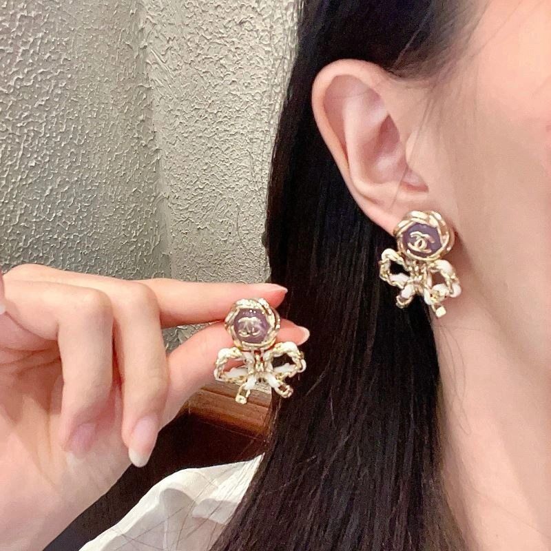 Sophisticated Chanel Earrings 231294