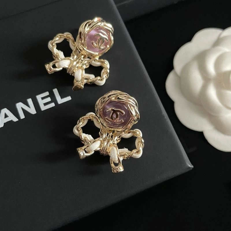 Sophisticated Chanel Earrings 231294