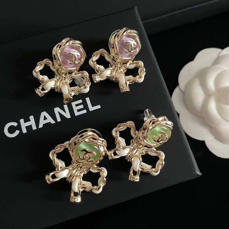 Sophisticated Chanel Earrings 231294
