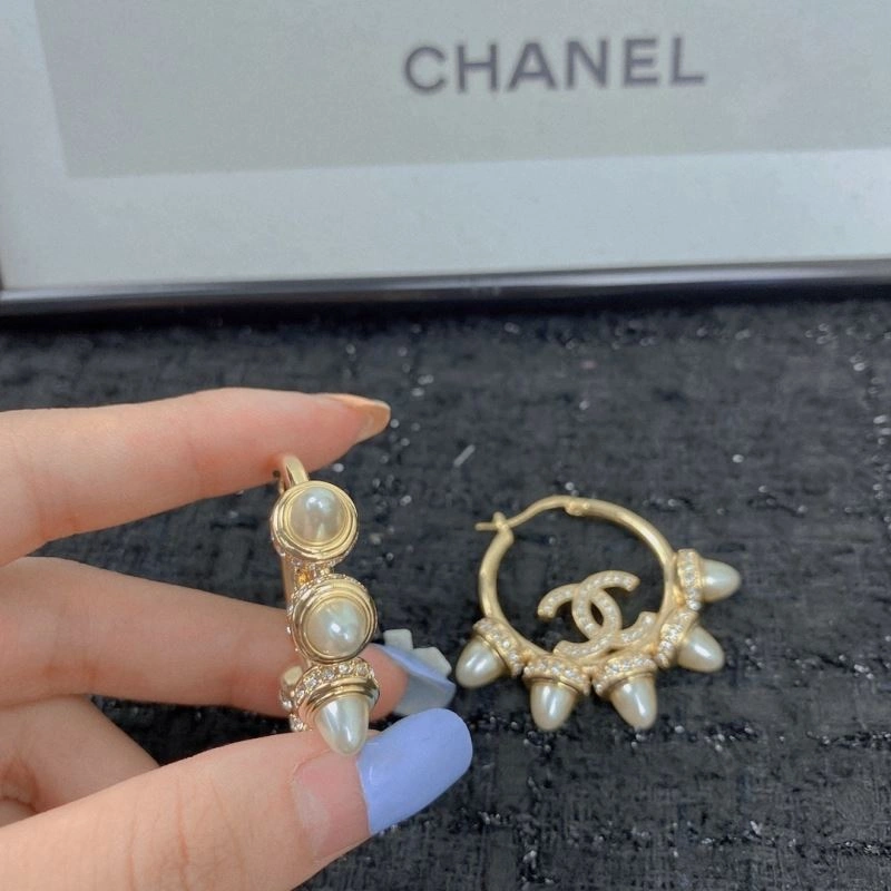 Lightweight Chanel Earrings 231127