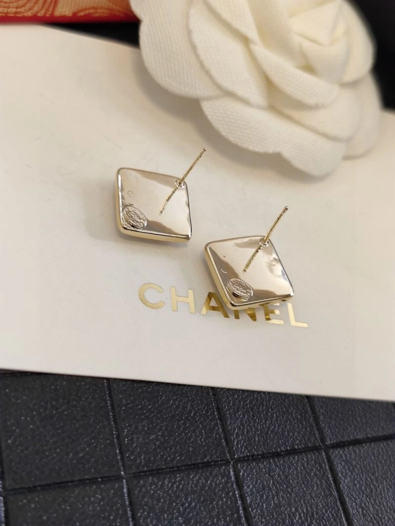 Premium Chanel Earrings 231126