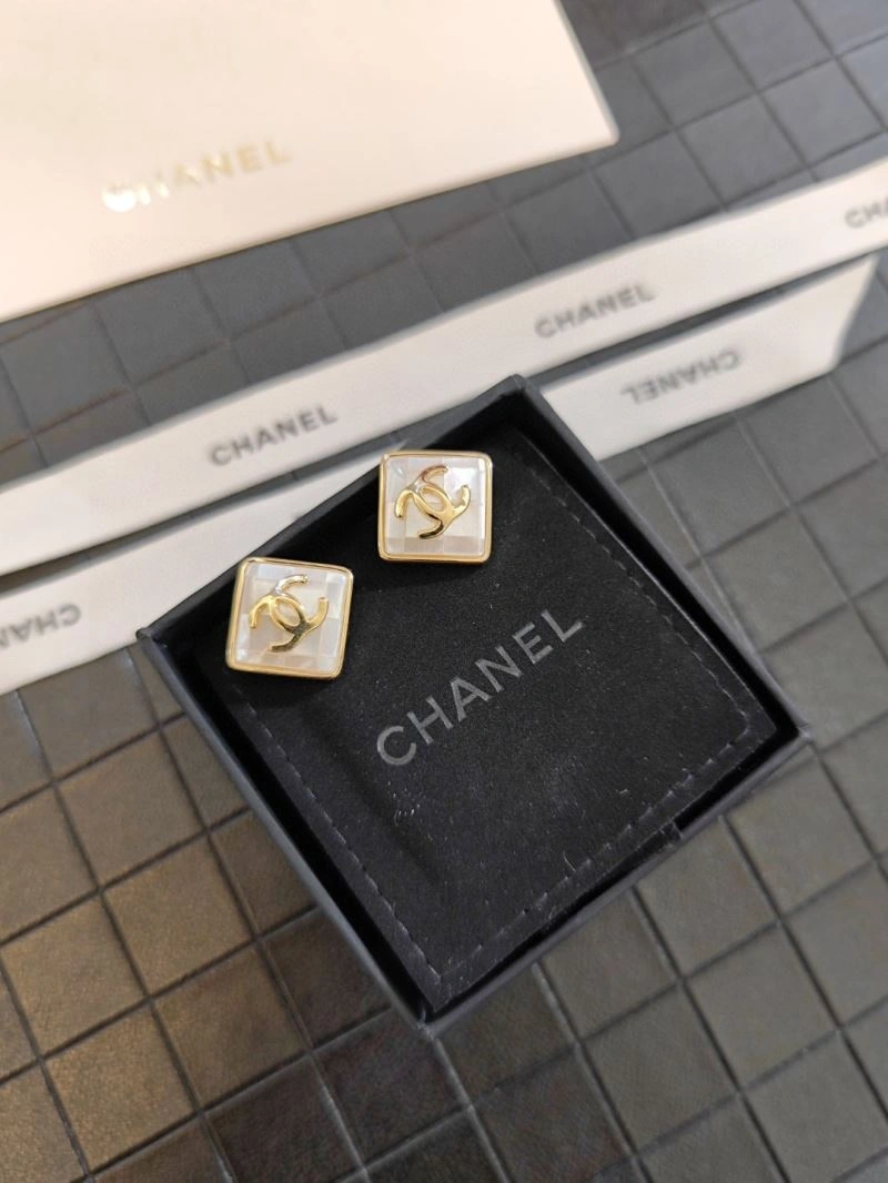 Premium Chanel Earrings 231126