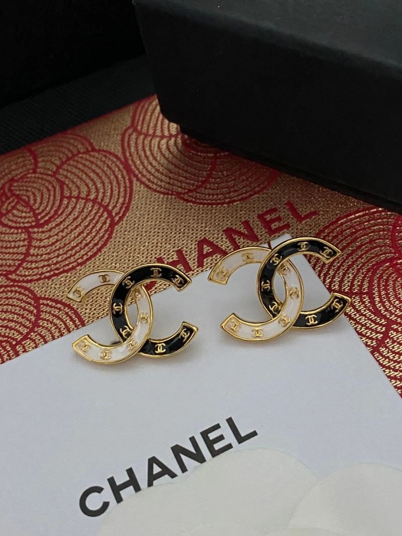 Chanel Earrings Bold 231128