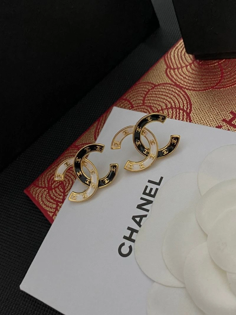 Chanel Earrings Bold 231128