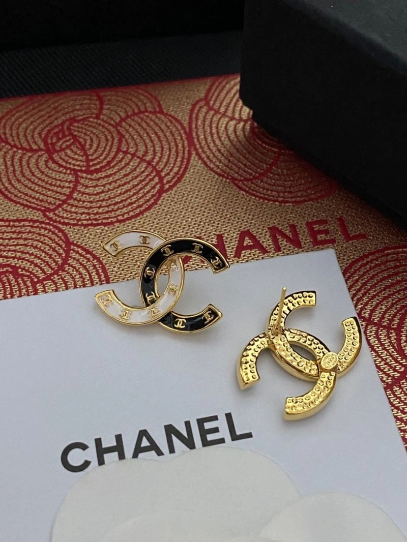 Chanel Earrings Bold 231128