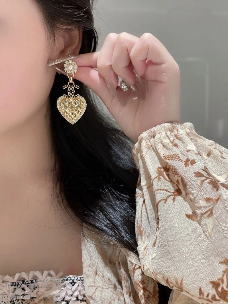 Soft Chanel Earrings 231110
