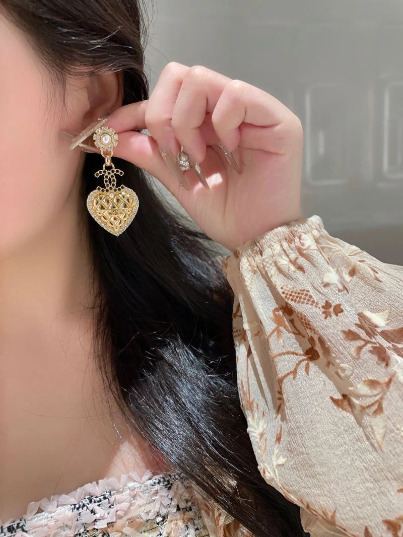 Soft Chanel Earrings 231110