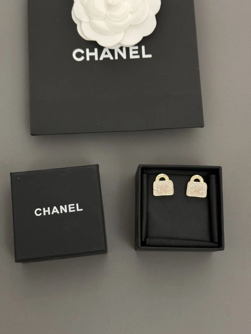 TravelReady Chanel Earrings 231108