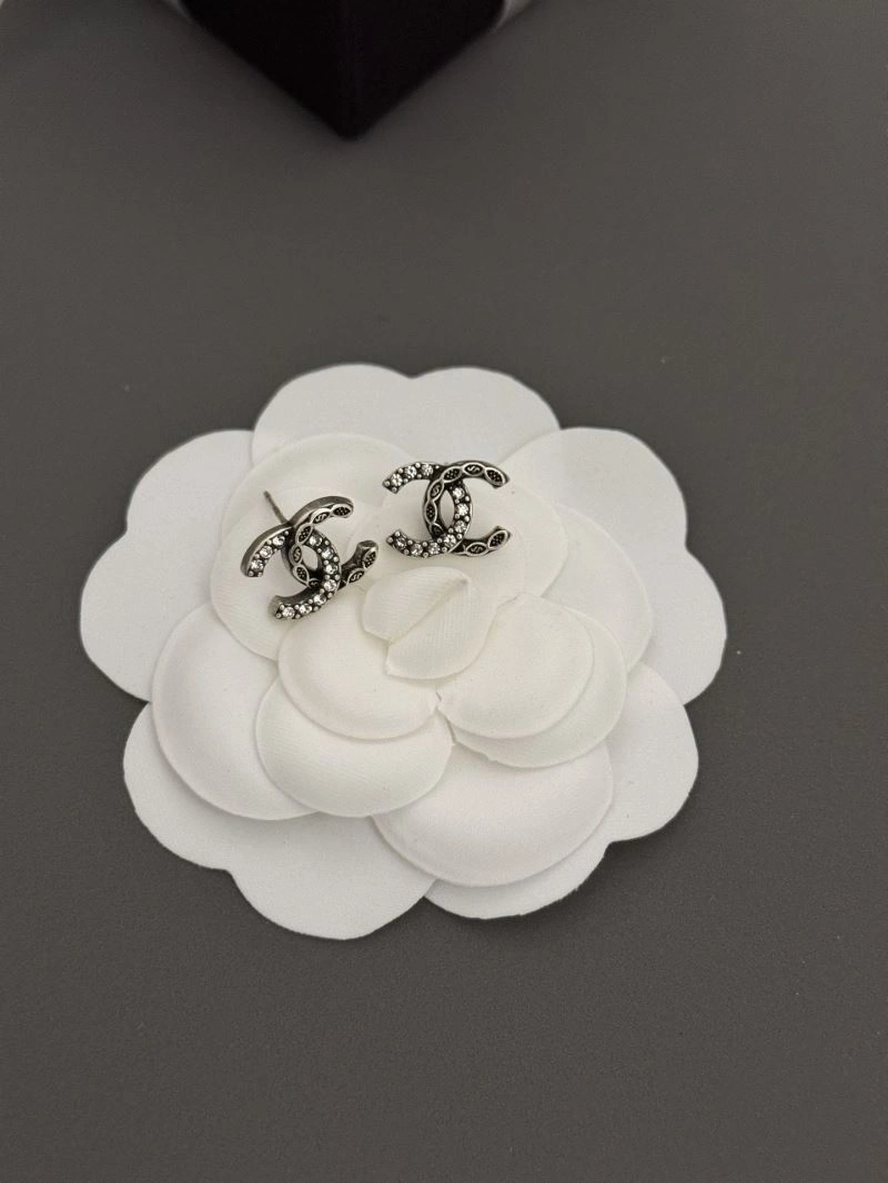 Chanel Earrings Fashionable 231140