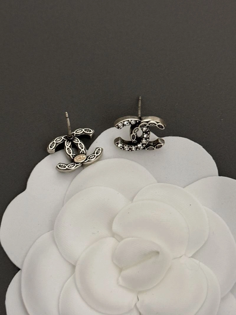 Chanel Earrings Fashionable 231140