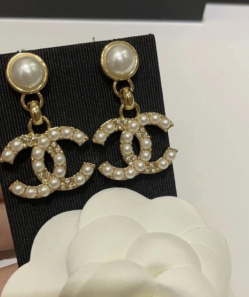 Chanel Earrings Vibrant 231143