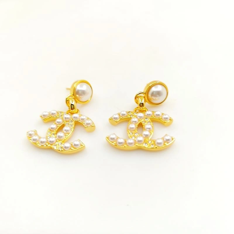 Chanel Earrings Compact 231100
