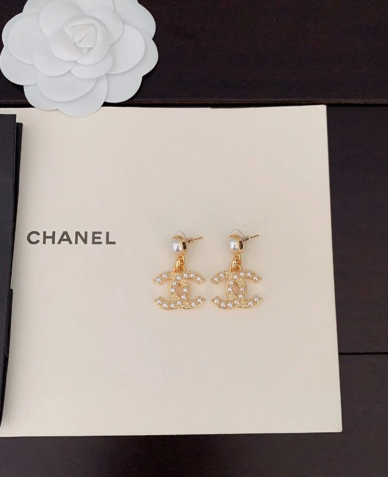 Chanel Earrings Compact 231100