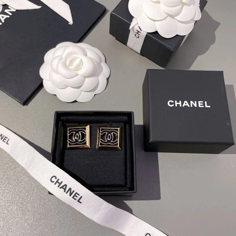 Chanel Earrings Effortless 231094