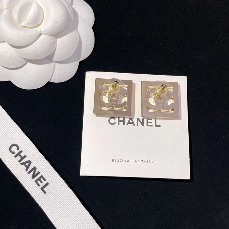 Chanel Earrings Effortless 231094